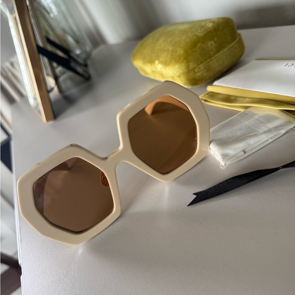 GUCCI Cream Geometric Sunglasses